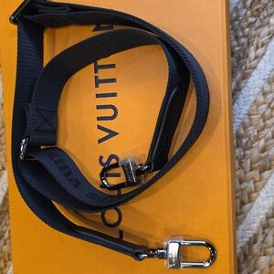 BNEW LOUIS VUITTON JACQUARD BLACK CROSSBODY STRAP WITH BLACK SILVER HARDWARE
